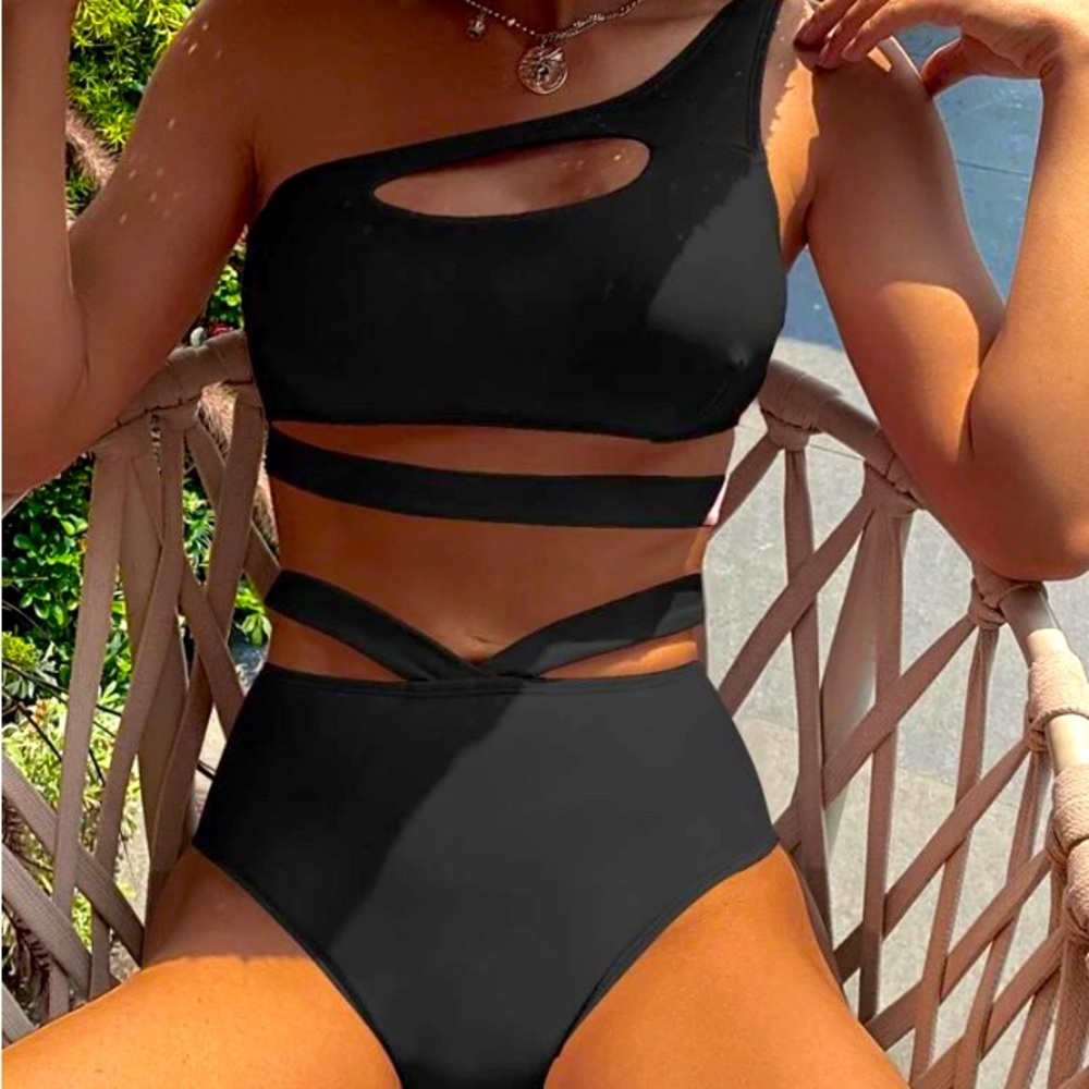 Two piece NWT black bikini